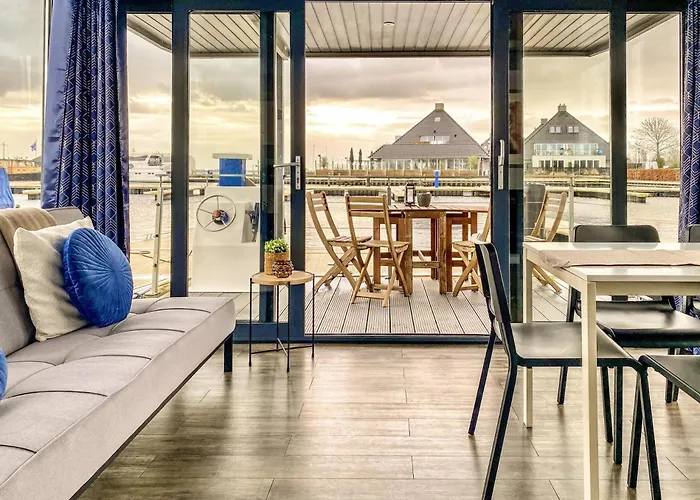 Houseboat Blue Sneekermeer