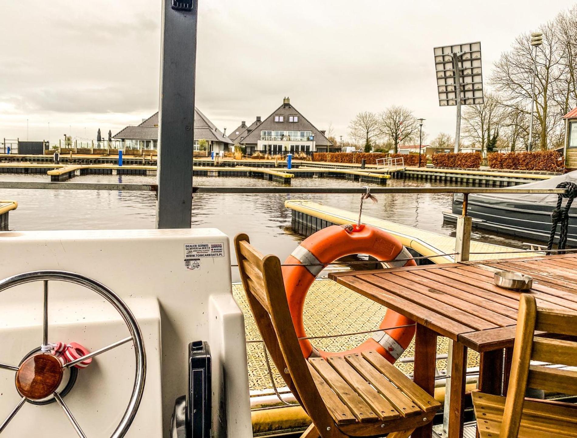 Apartment Houseboat Blue Sneekermeer *